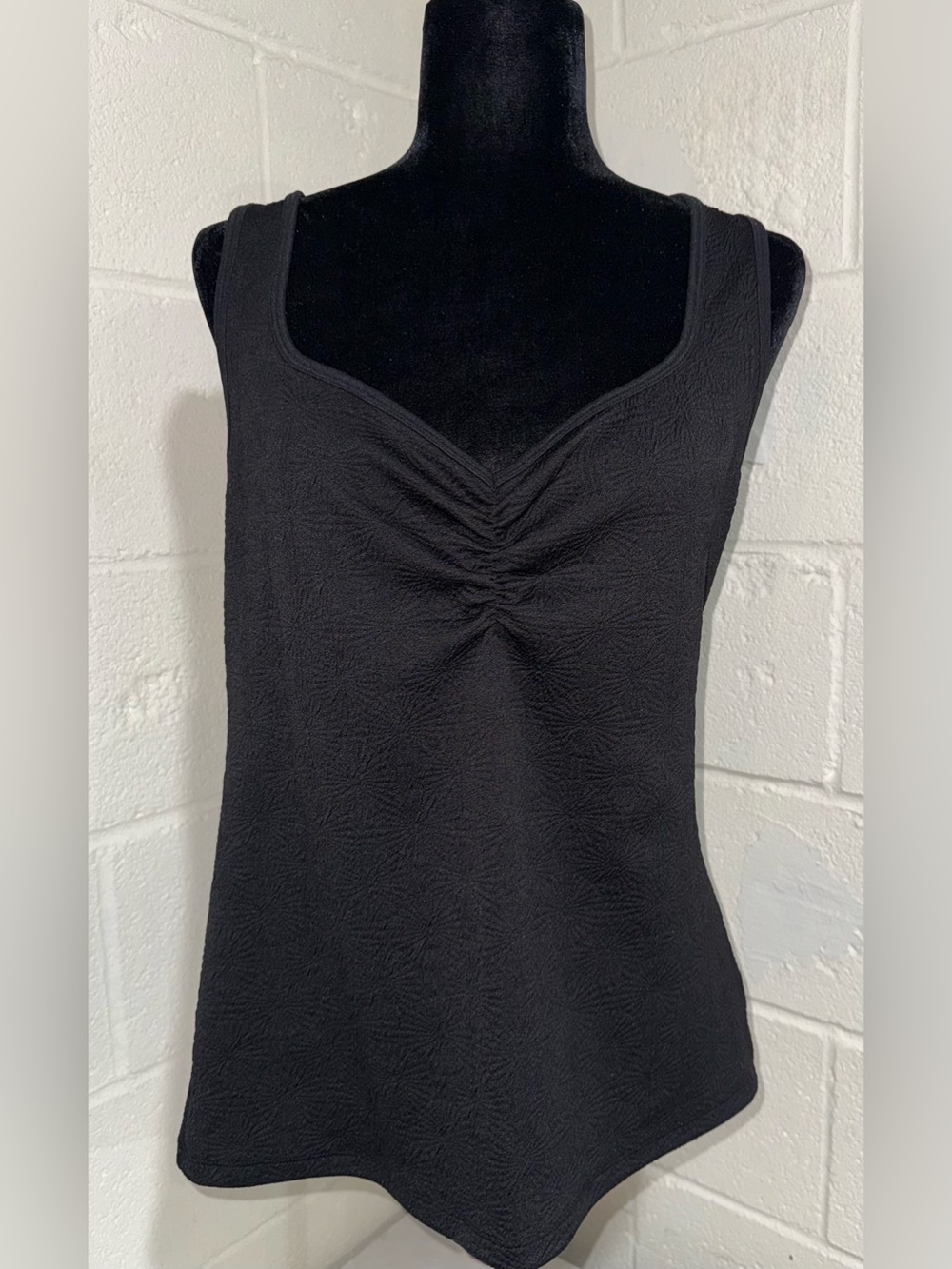 Torrid Black Textured Ruched Sweetheart Neck Tank Top 00 / L / Large